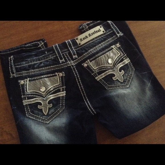 Rock Revival Pants - Rock Revival Porsha Easy Capris❤️
